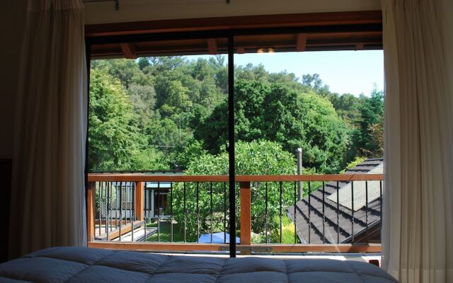 Frontera Pucon Hostel B&B