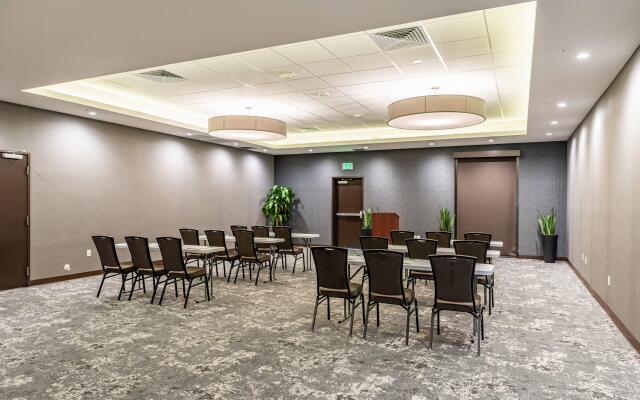 Holiday Inn Hotel & Suites Silicon Valley - Milpitas, an IHG Hotel