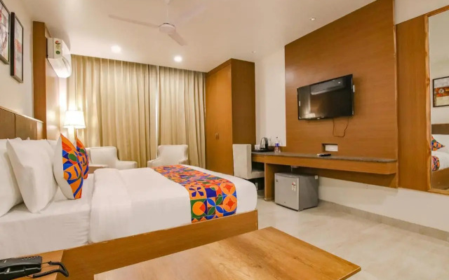 Saltstayz Select – Unitech Cyber Park