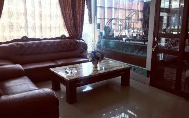 Super 8 Hotel (Korla Tianshan West Road)