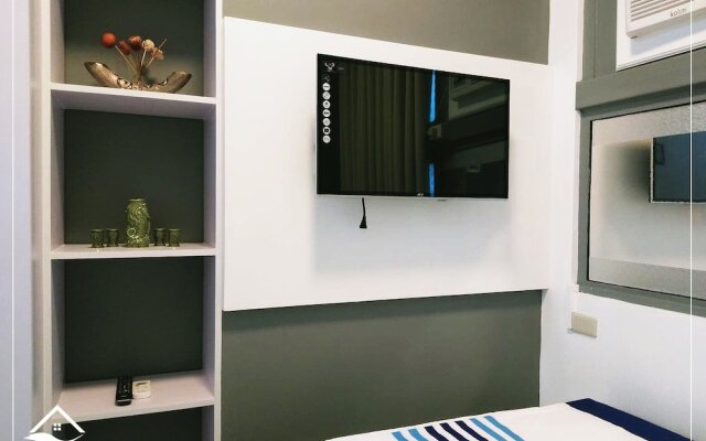 Les Luxe Rooms - Symphony Tower 2