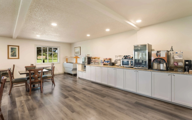 SureStay Hotel by Best Western Thomson