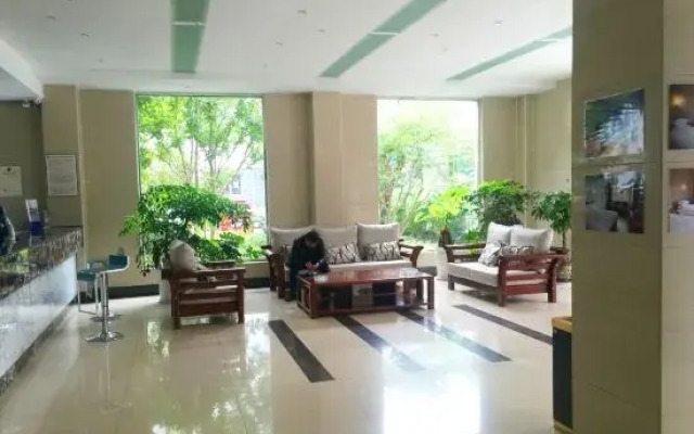 Pingwu Yinxing Hotel