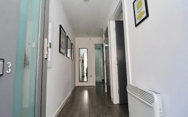 Campbell Square Apartment