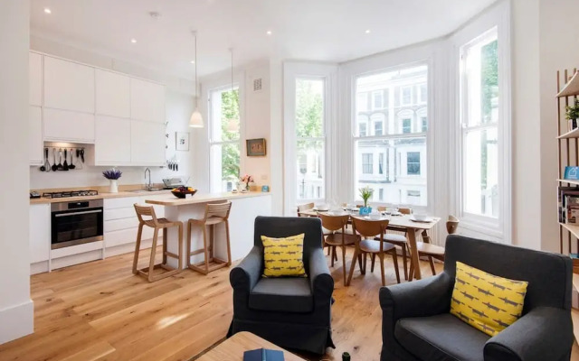 The Stunning Philbeach Garden Apartment