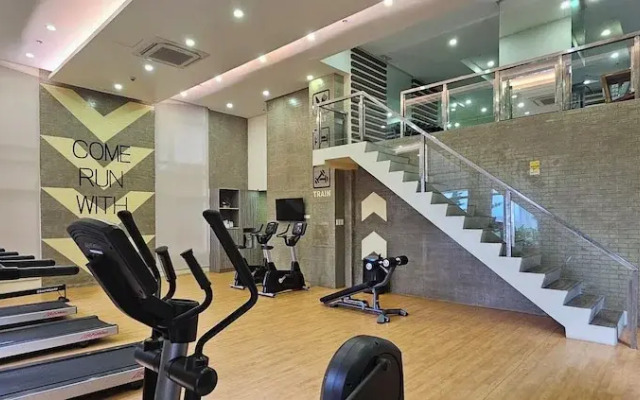 Makati Bliss Apartment - Cozy Urban Retreat