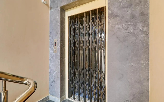 OYO 70303 S V Residency Kajaguda