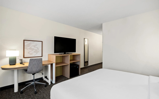 Spark by Hiton Bettendorf Quad Cities