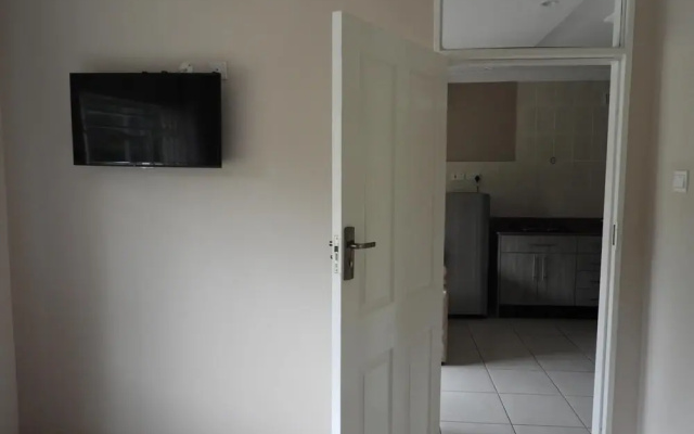 2 Bed Apartment With Ensuite Kitchenette- 2071