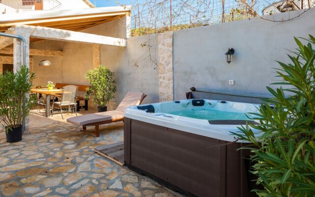 Beachfront Luxury Villa