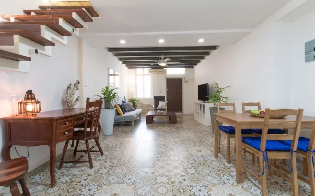 Gorgeous Apt in Neve Tzedek with Parking