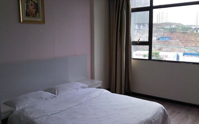 Lily Holiday Hotel (Yichang East Railway Station Fujiuyuan Xintiandi Branch)