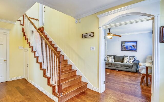 The Turquoise Turtle 4 Bedroom Home