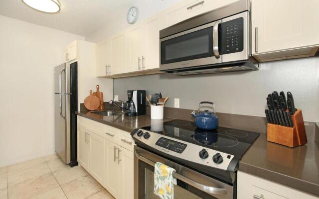 Waikiki Banyan #2608-T2