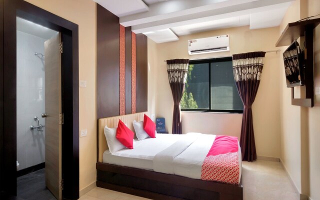 OYO 11576 Hotel Krishna Regency