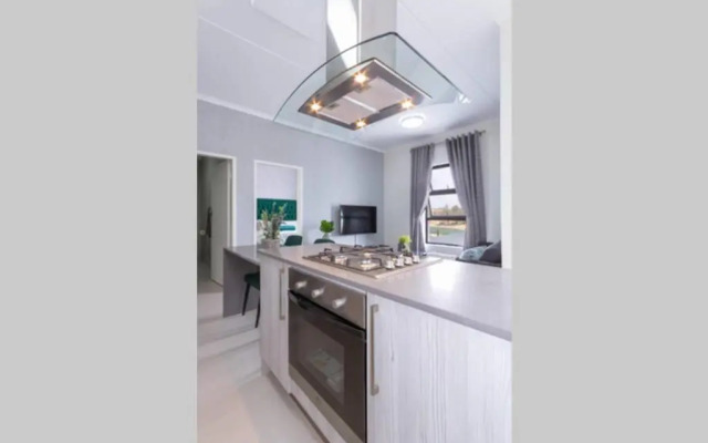 Alimama Spaces: The Manson's 8 On New