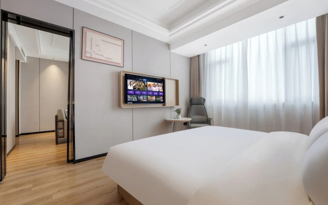 Wanzai Yijia La Maison Hotel