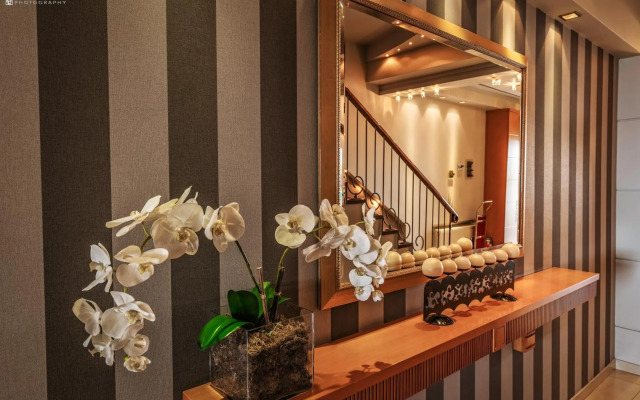 Avra Hotel