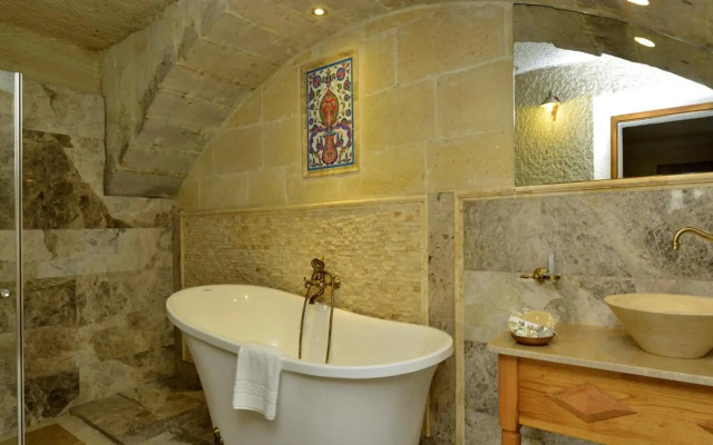 Seki Cave Suites
