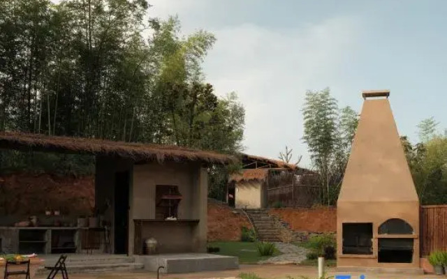 Monster Planet Art Inn