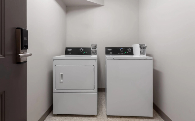 Super 8 by Wyndham Sault Ste Marie On