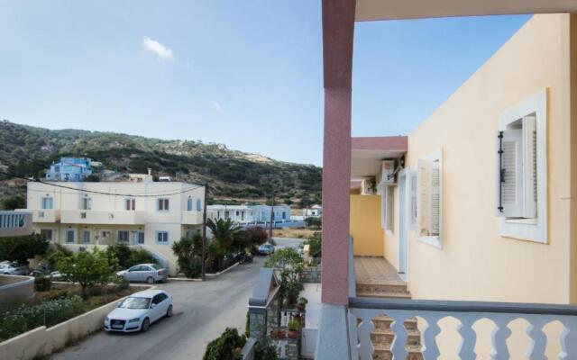 MARIAS APARTMENT 2 - Roumeliotis house