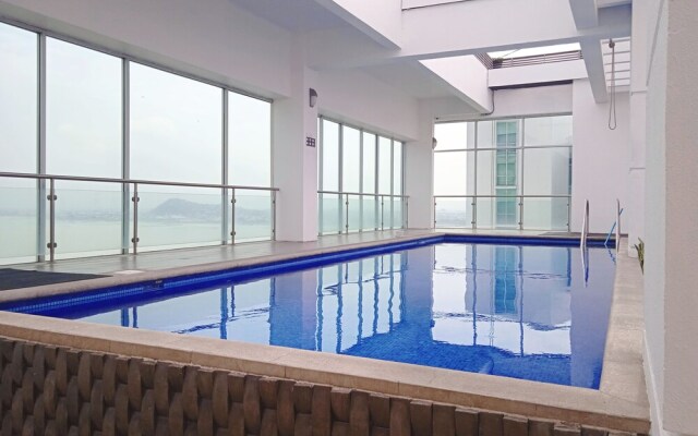 Luxury Suites Riverfront GYE