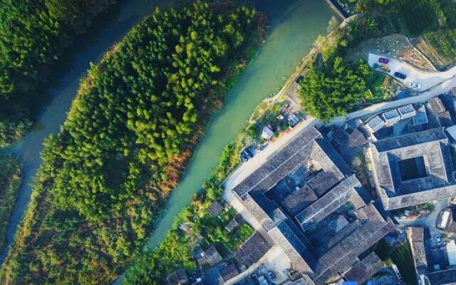 Yunshui Ruyi Travel And DL Tulou Culture B&B