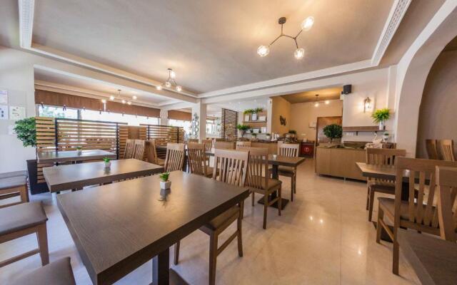Sarantis Hotel