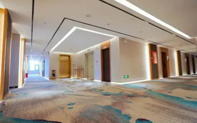Qujing Qihui Intelligent Hotel (Qiqu Dreams Great World Branch)