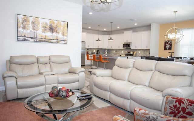 6BR Home Prime Location