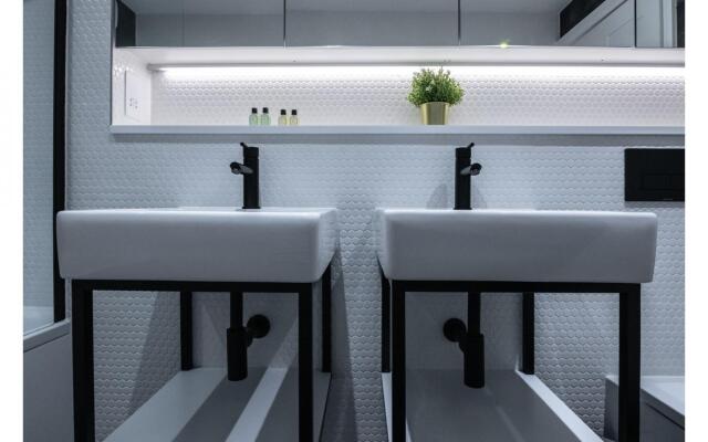 Royal Kensington Penthouse IX- 3 bed