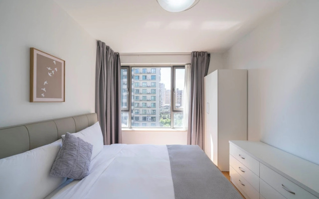 Tyms 1BR 1BA Apt Xujiahui Metro