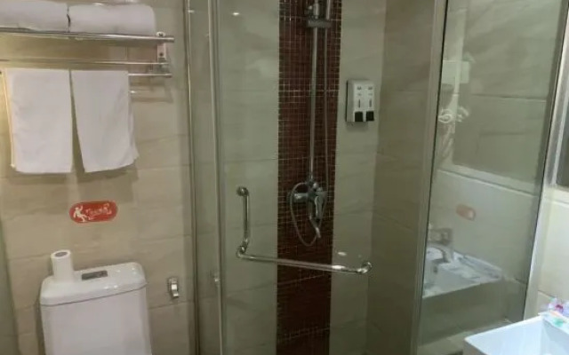 Pod Inn (Shanghai Ruijin Hospital Dapuqiao Metro Station)