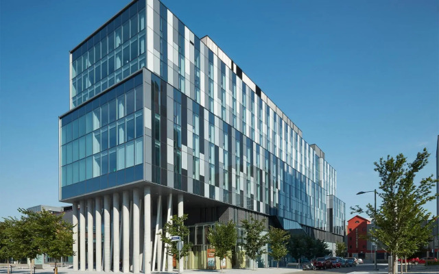 Residence & Conference Centre - Toronto Downtown - George Brown College - Campus Accommodation