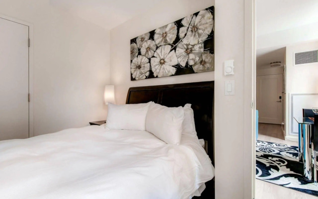Global Luxury Suites at Bay Village