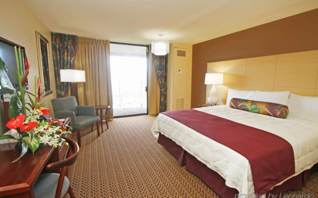 Hilo Hawaiian Hotel, Trademark Collection by Wyndham