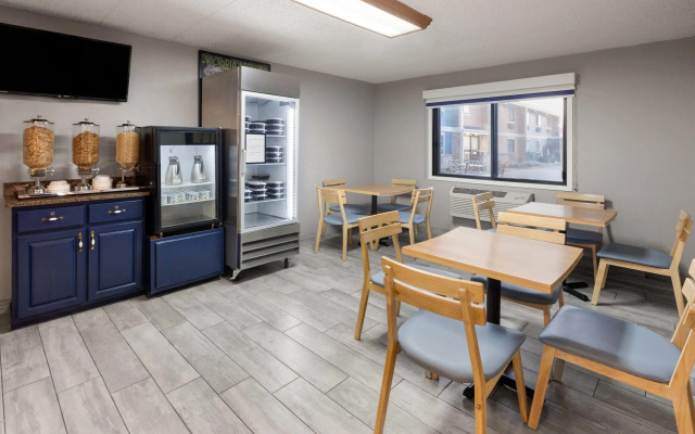 AmericInn by Wyndham Chippewa Falls