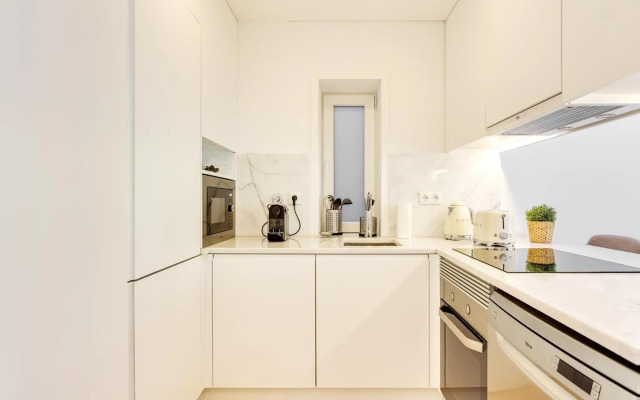 Wood Premium Downtown Apartment by DA'HOME