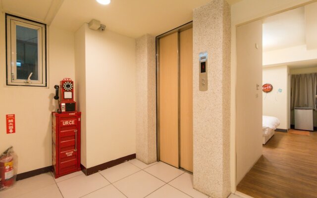 Fengjia Water Hostel