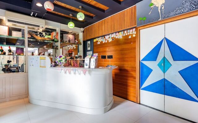 Fandee House Hostel - Adults Only
