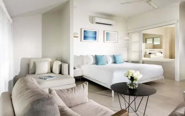 Mangrove Hotel