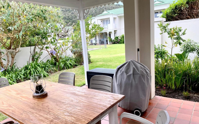 Ocean Pearl Apartment