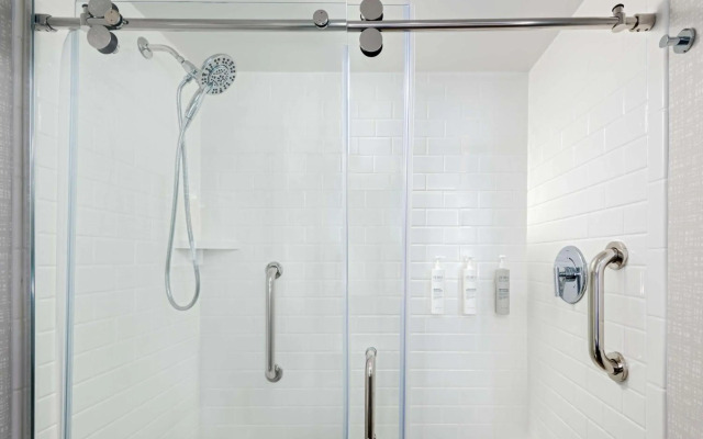 Hampton Inn & Suites Cleveland-Beachwood