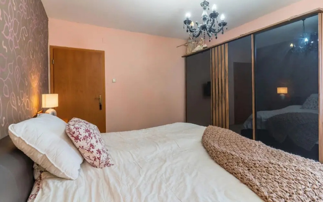 Beautiful Apartment in Brncici With Wifi and 2 Bedrooms