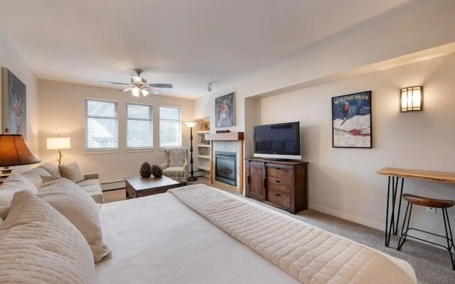 Premium Unit 4643- Fraser Crossing/founders Pointe Condo
