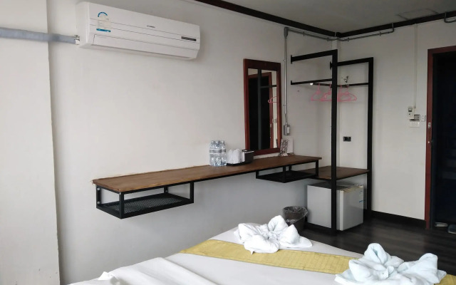 Pimpimarn Beach Hotel