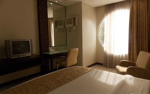 Circle Inn - Hotel & Suites