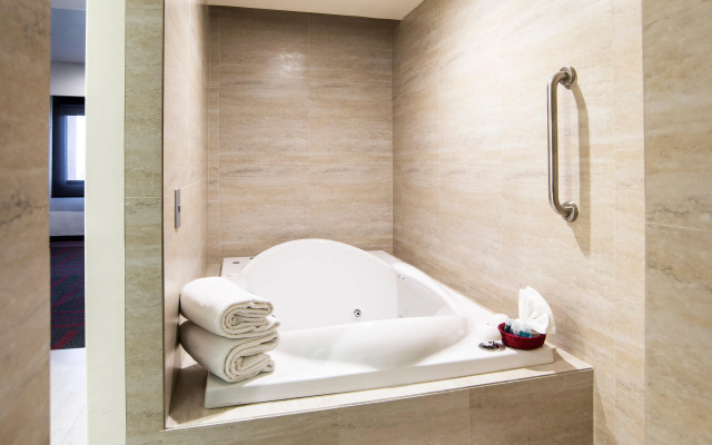 Holiday Inn Mexico Dali Airport by IHG
