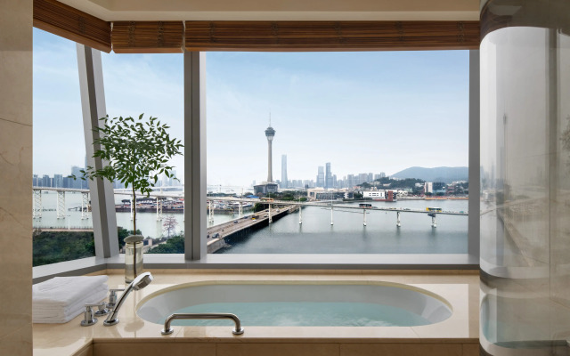 Mandarin Oriental, Macau